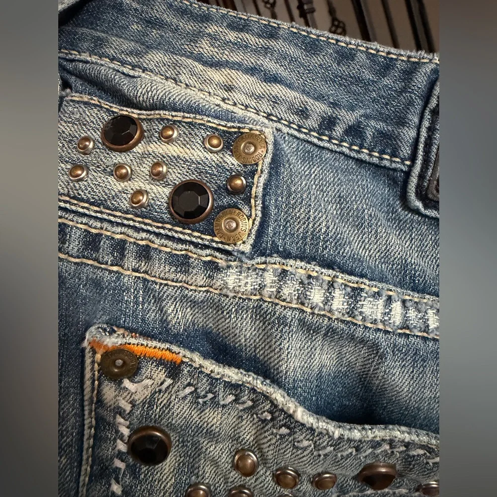 Robin's Jean Distressed Blue Denim with Studs size 42‎